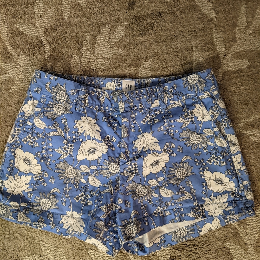 Gap city short size 4